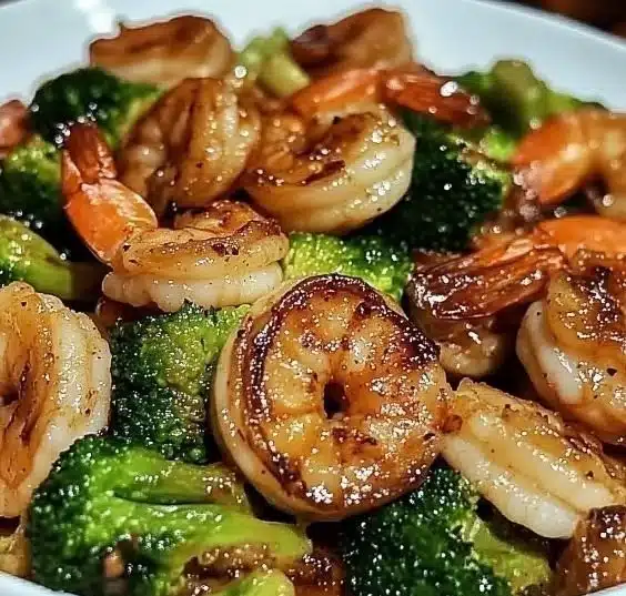 Delicious high-protein honey garlic shrimp served on a plate