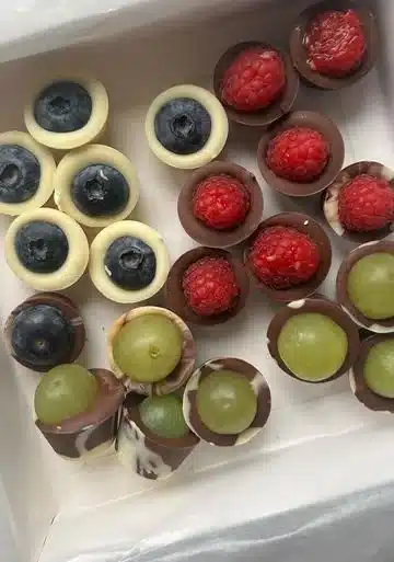 Chocolate Berry Cups