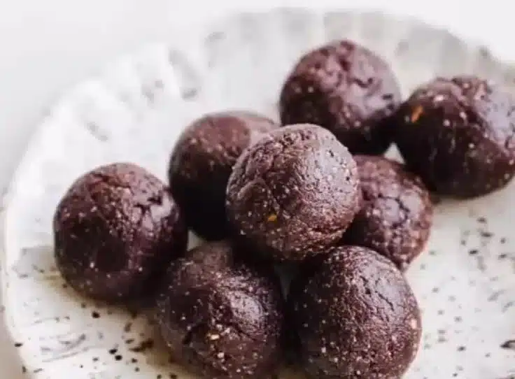 Healthy Chocolate Energy Date Balls