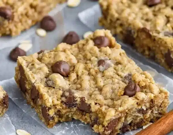 Oatmeal Chocolate Chip Cookie Bars
