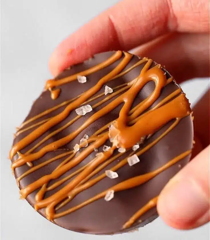 Peanut Butter Chocolate Oat Cups