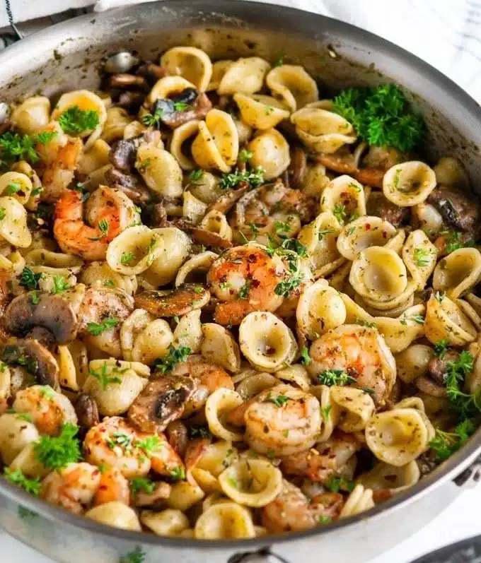 Quick and Easy Pesto Shrimp Pasta