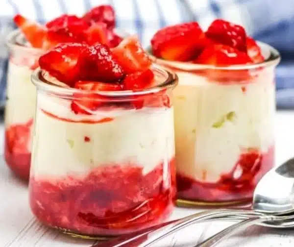 Strawberry Cheesecake Cups
